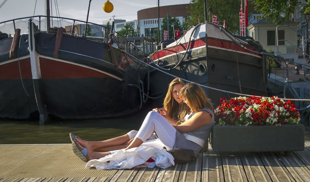 KANALENE: Mye av livet i Amsterdam dreier rundt kanalene.